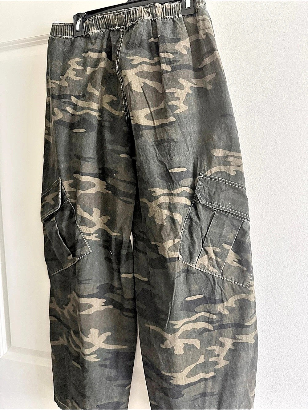 Cali 1850 Tree Camo Low Rise Wide Leg Twill Pants Cargo Pants